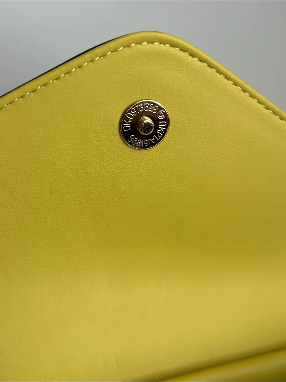 Aldo compact clutch